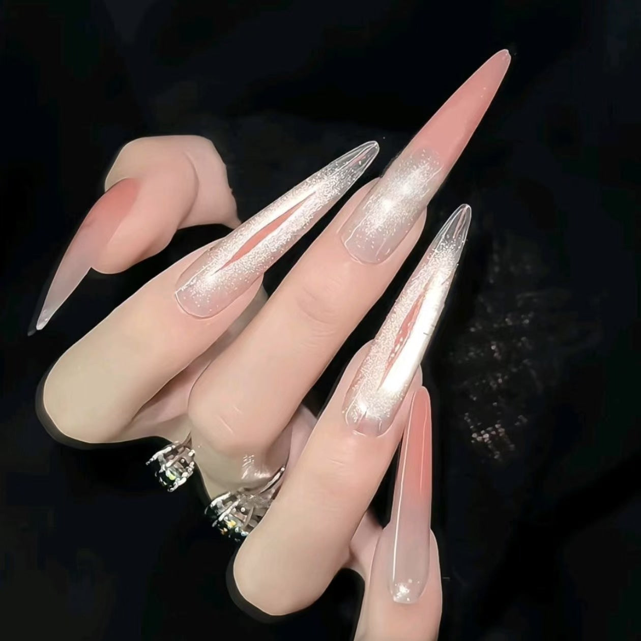 Glänzende Acryl-Nagelverlängerungen Brehn