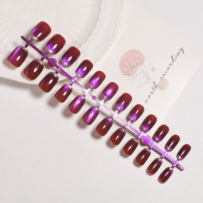 Künstlerisches Press-On-Nagelset mit glänzendem Ombre-Finish Brehn