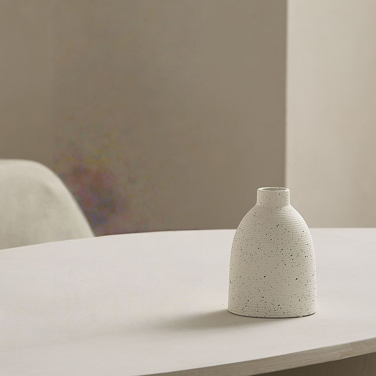 Elegante und Kunstvolle Keramikvase Brehn