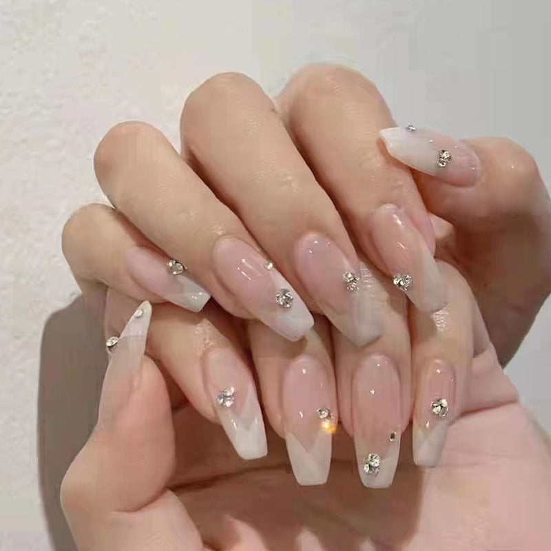 Elegante Acryl-Nagelverlängerungen
