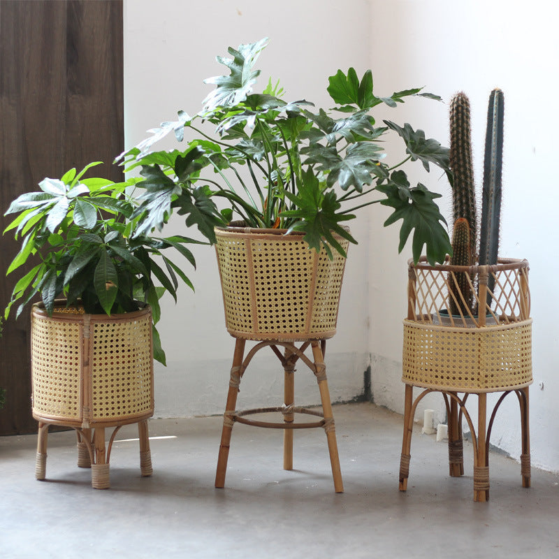 Stilvoller Pflanzenständer aus Rattan Brehn