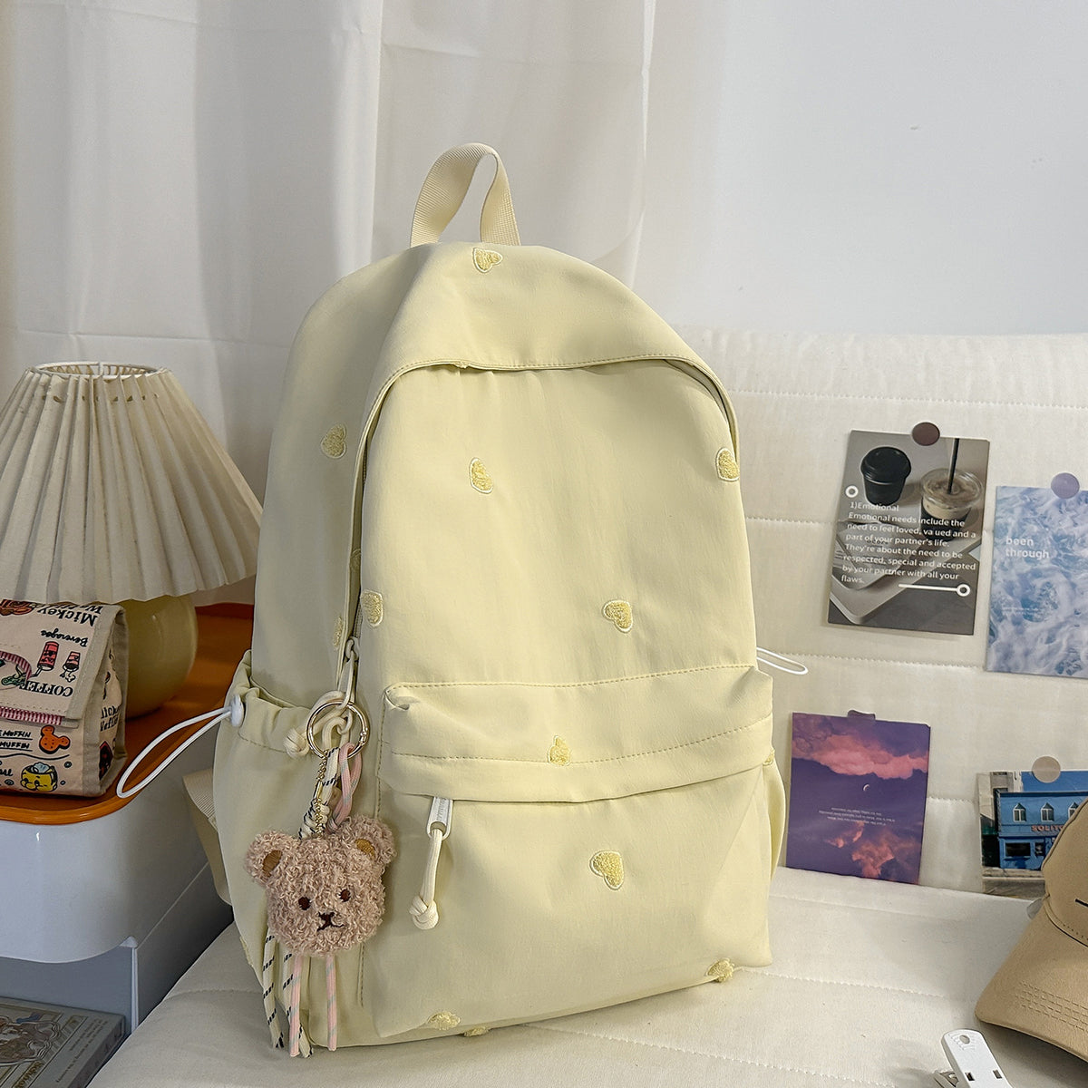 Vielseitiger lässiger Rucksack mit lustigem Charakteranhänger Brehn