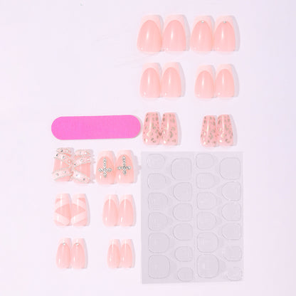 Elegante Nagelkunst mit Glitzer-Design Brehn