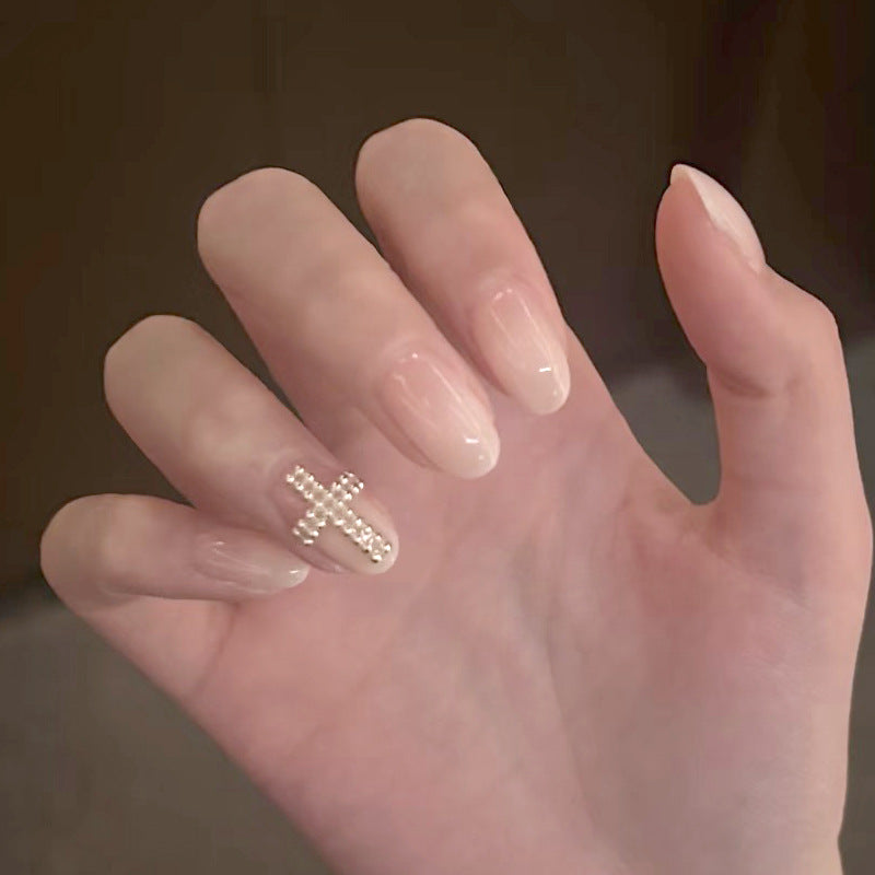 Elegante Press-On-Nagelkunst mit Kreuzdesign Brehn