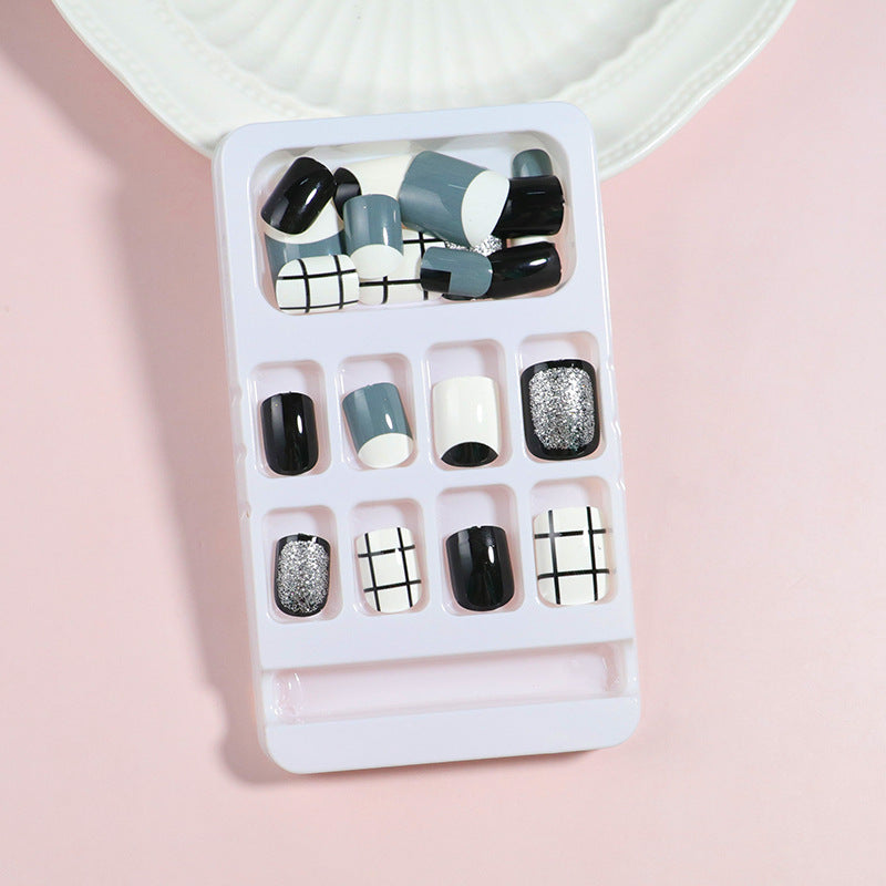 Künstlerisches Press-On-Nagelset mit modernen geometrischen Designs Brehn