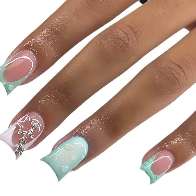 Künstlerisches Press-On-Nagel-Set mit einzigartigen Designs Brehn