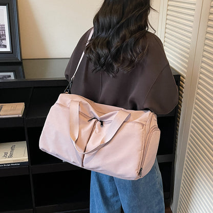 Vielseitige Reisetasche mit mehreren Stauraumfächern Brehn
