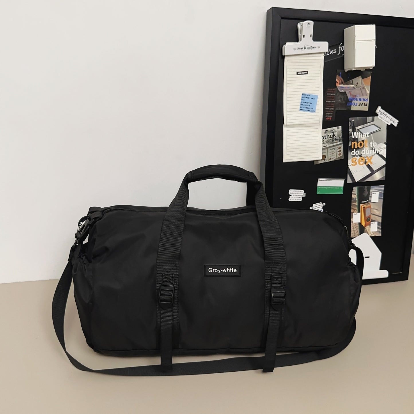 Sportliche Reisetasche mit Verstellbarem Schulterriemen und Robustem Tragegriff Brehn