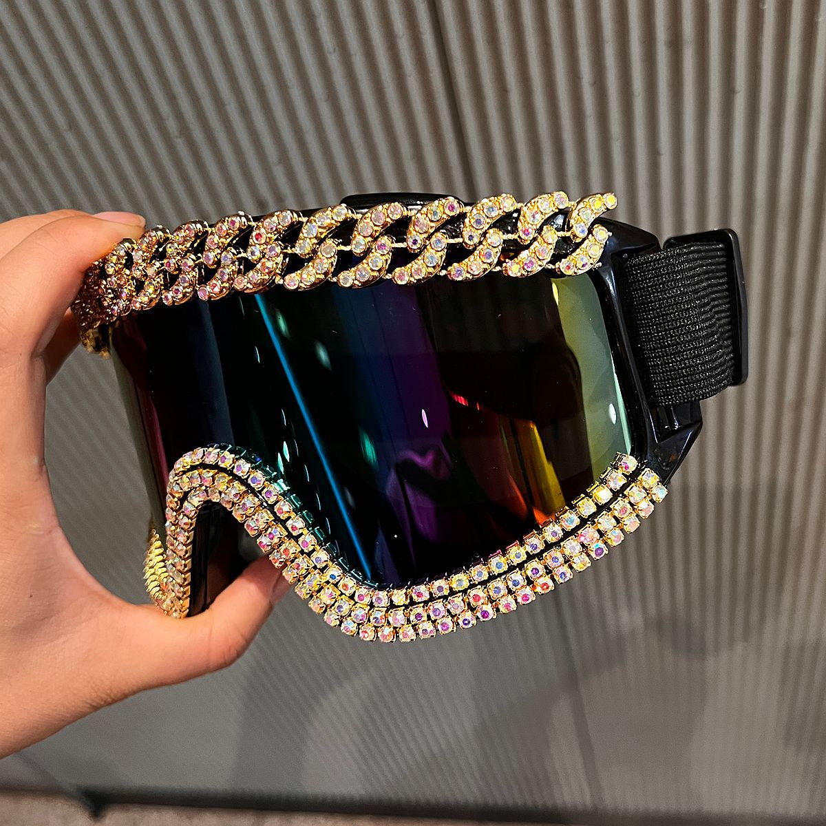 Damen Skibrille mit glamourösem Kristallrahmen Brehn