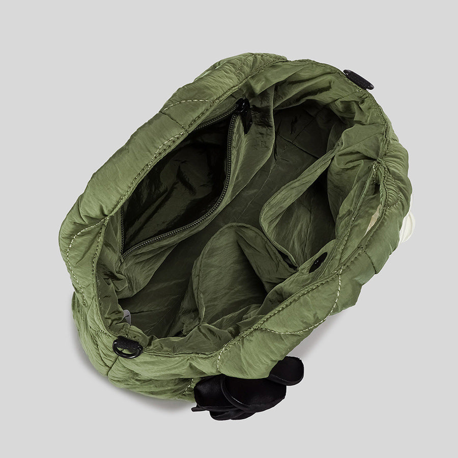 Blumengeschmückte gesteppte Handtasche