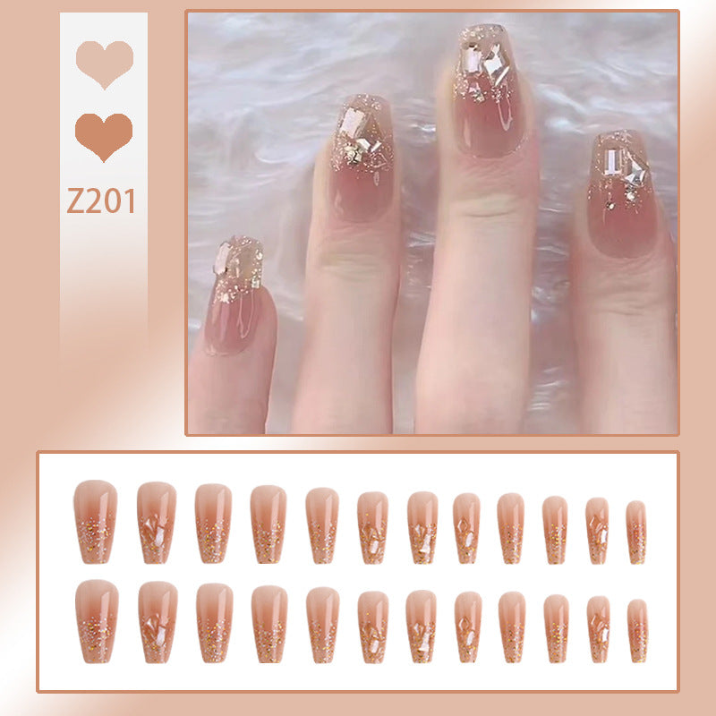 Kunstnägel mit glamorous Glitzerakzenten Brehn