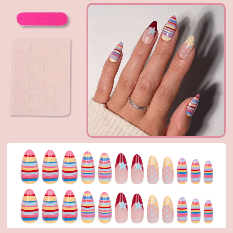 Kunstnagelset mit bunten Streifen und kreativen Designs Brehn
