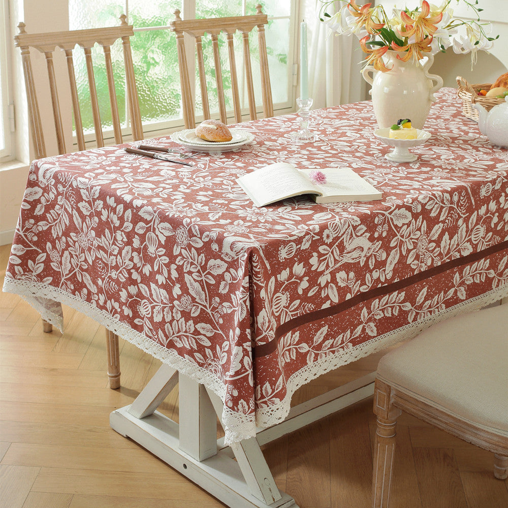 Florale Tischdecke