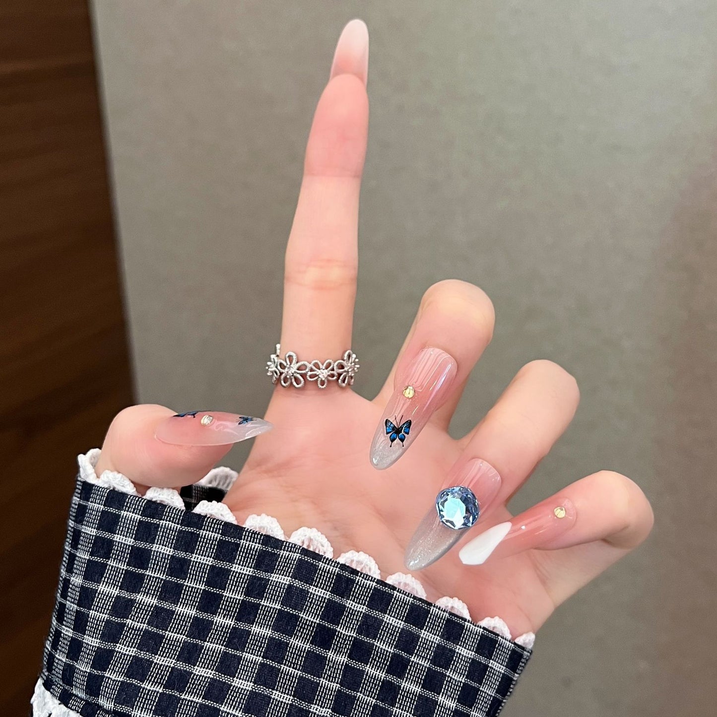 Dekorative Strass Press-On Nagelverlängerungen Brehn