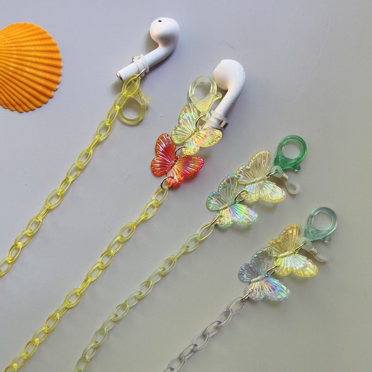 Modische Kette mit Schmetterlings-Haken Von Brehn