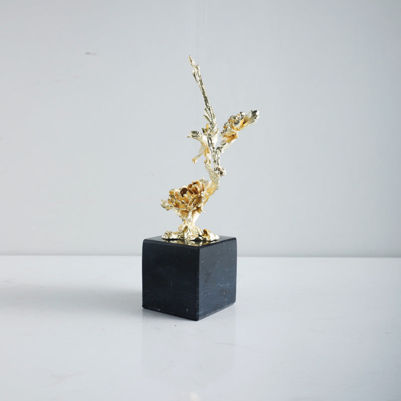 Künstlerische Blumenskulptur