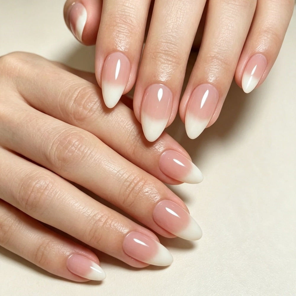 Kunstnägel mit Spitzem Ombre-Design Brehn