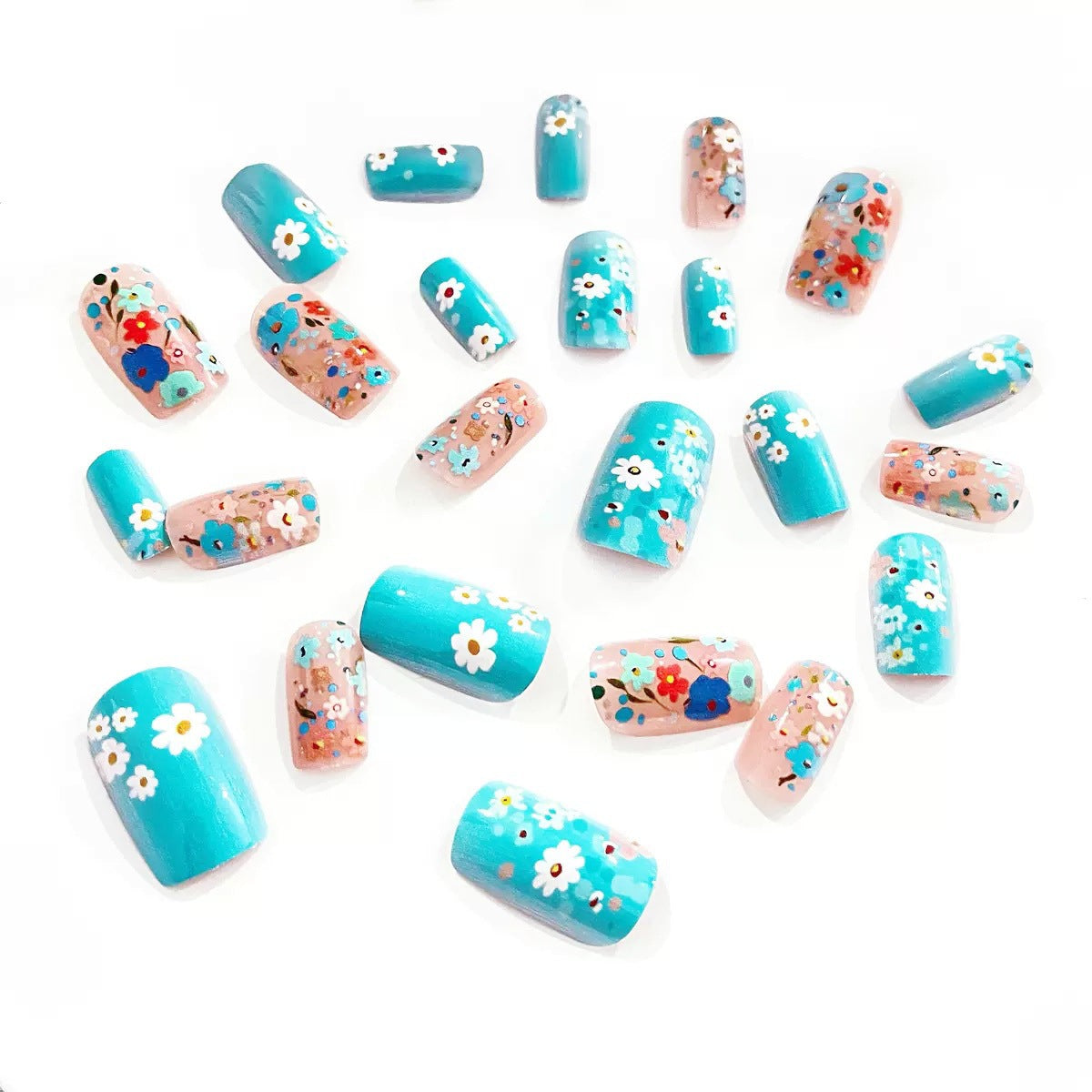 Kunstnagelset mit floralen 3D-Akzenten Brehn