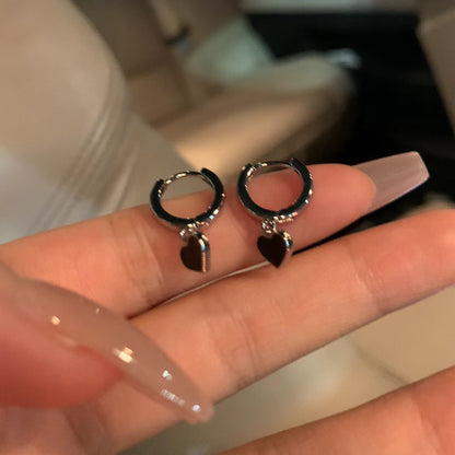 Herzförmige Charm Hoop Ohrringe Brehn