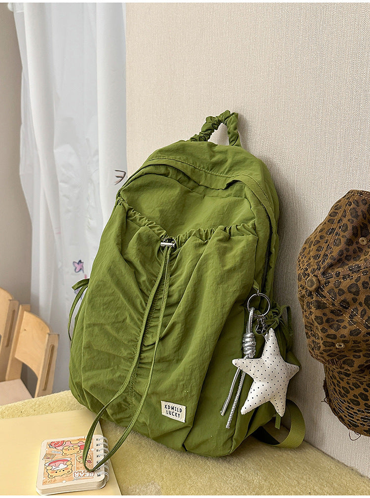 Lässiger zerknitterter Stoff-Schulrucksack