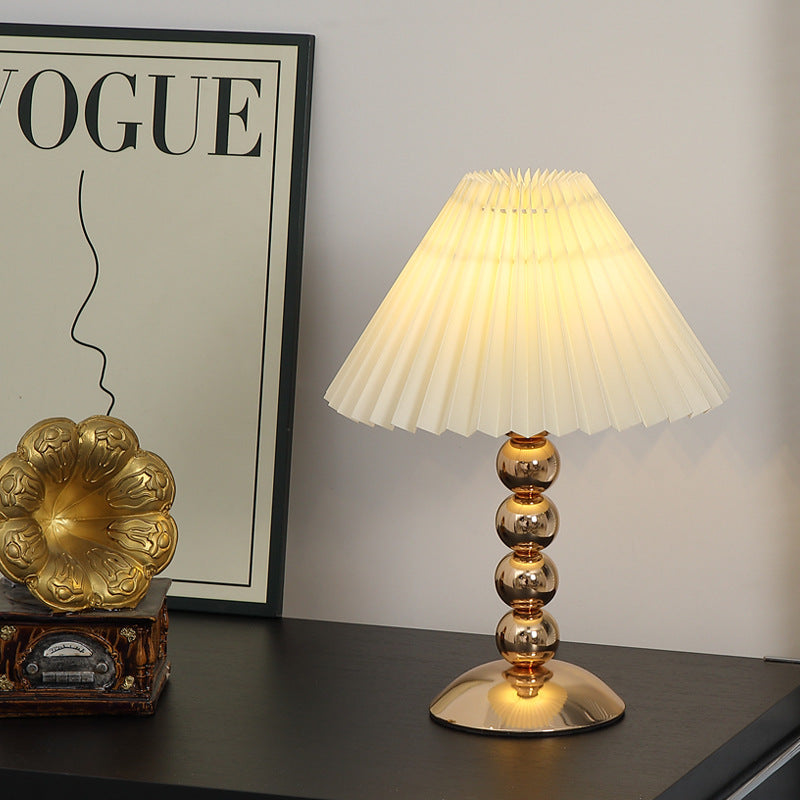 Elegante Faltenschirm-Tischlampe
