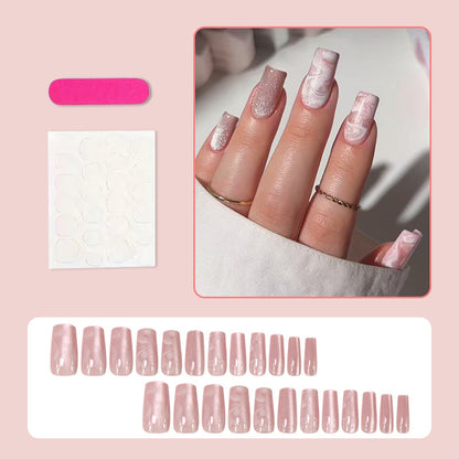 Kunstnagelset mit stilvollem Marmor-Design und Glitzerakzenten Brehn