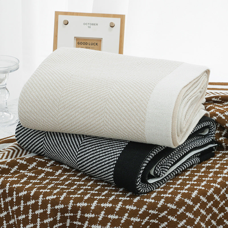 Damen Elegante Kuscheldecke aus weichem Strick mit geometrischem Muster Brehn