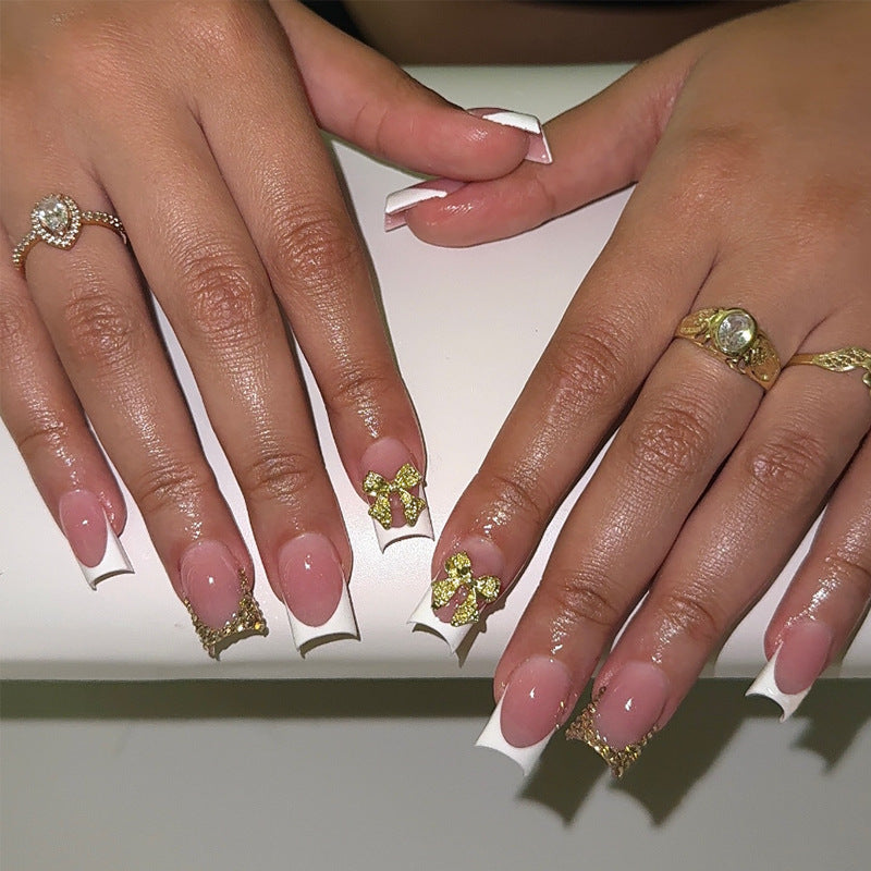 Kunstnagelset mit glamourösen 3D-Verzierungen Brehn