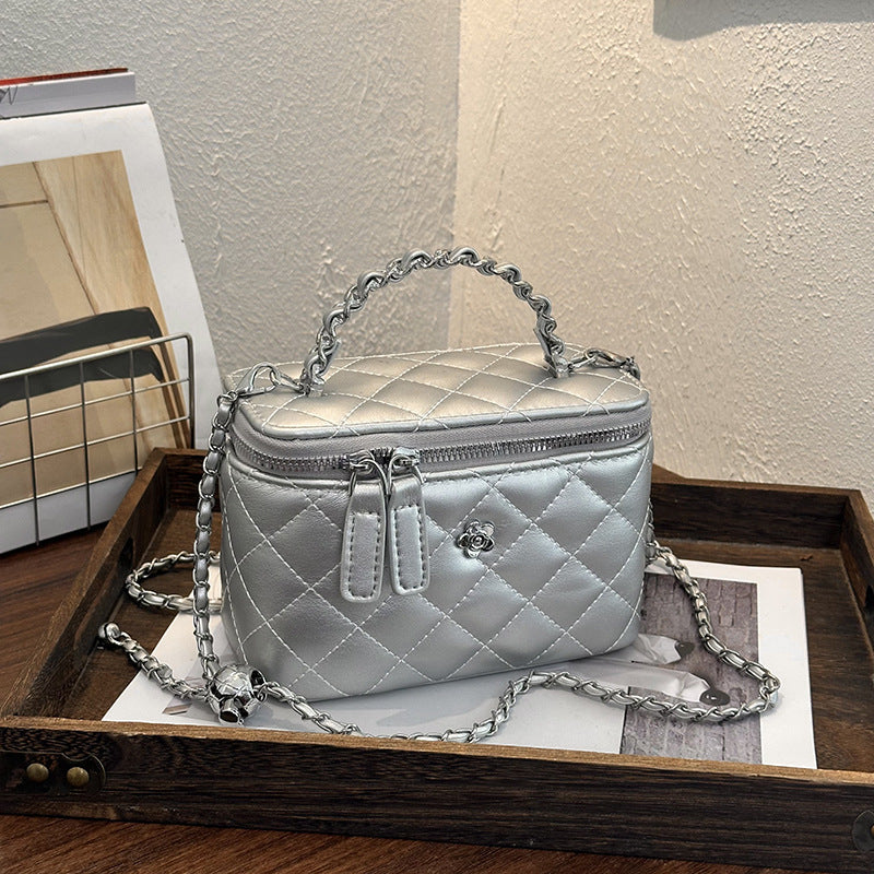 Gepolsterte Kettenriemen-Handtasche