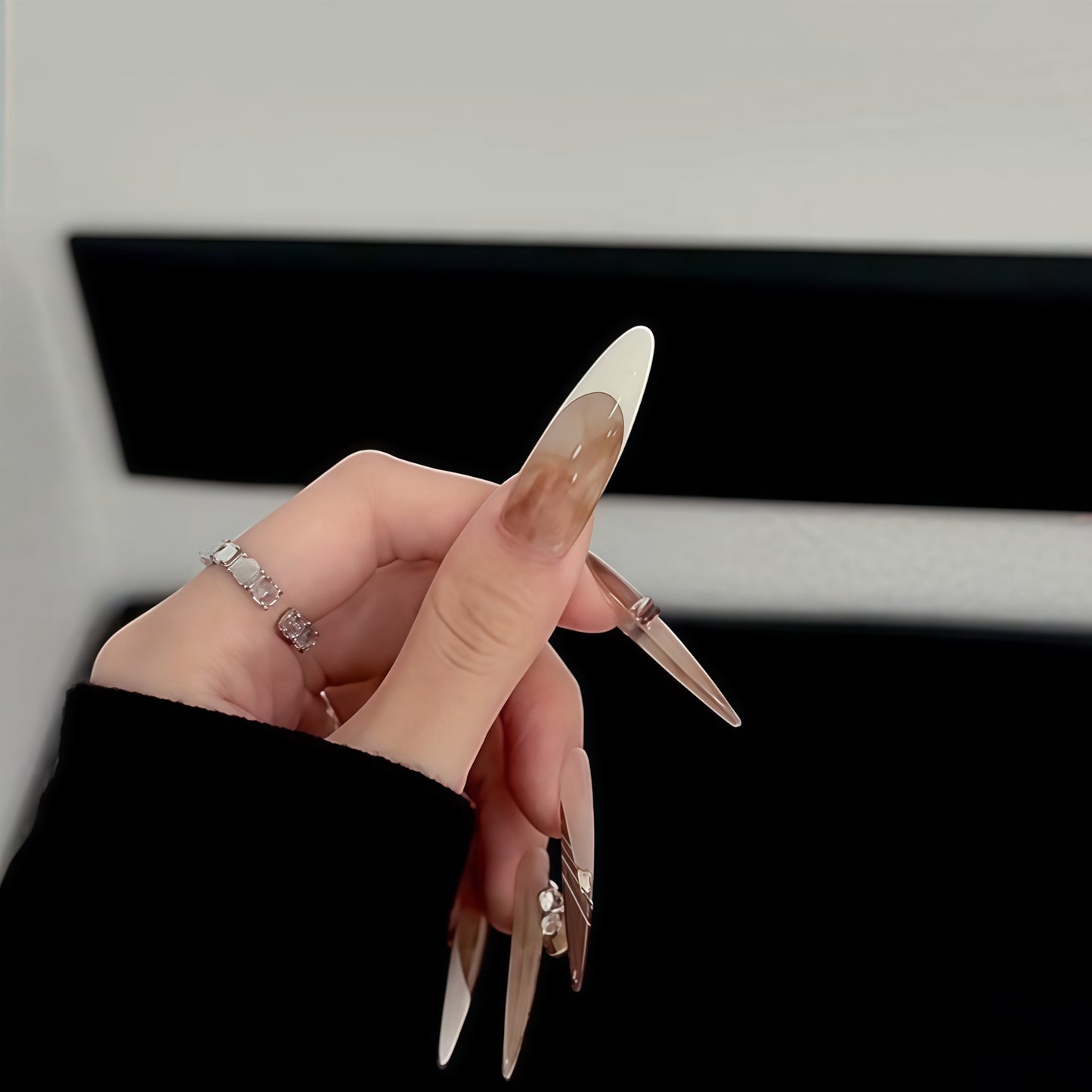 Kunstnagelset mit Elegantem Glamour-Design Brehn