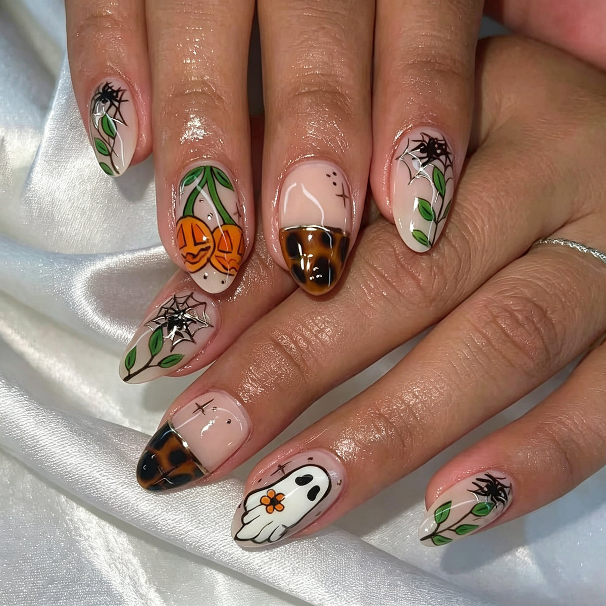 Halloween-Themed Dekorative Press-On Nagelkunst Set