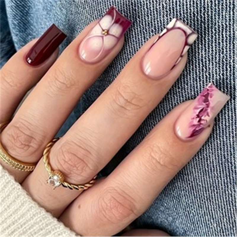Künstlerisches Press-On-Nagelset mit Premium-Verzierungen Brehn