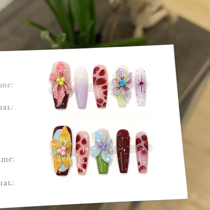 Künstlerisches Floral Press-On Nagelset