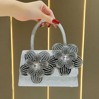Blumenverzierte Abendhandtasche