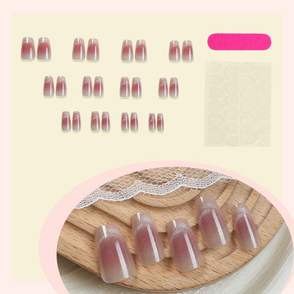 Kunstnagelset mit elegantem Ombre-Design Brehn