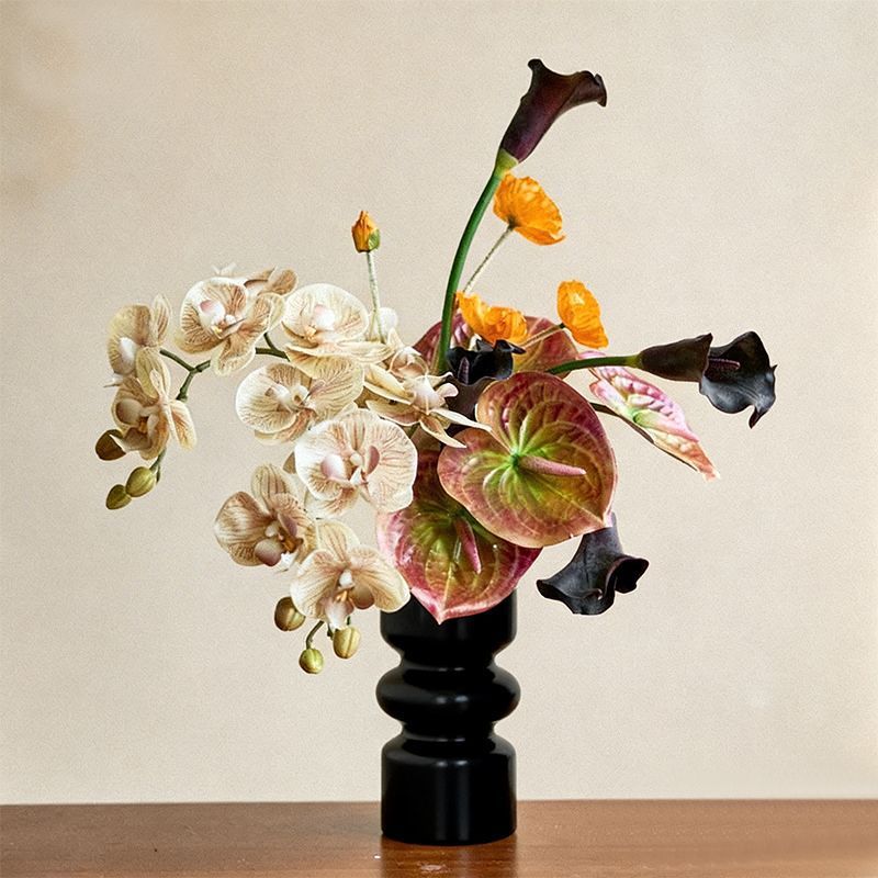 Luxuriöse Orchideenblumenarrangement