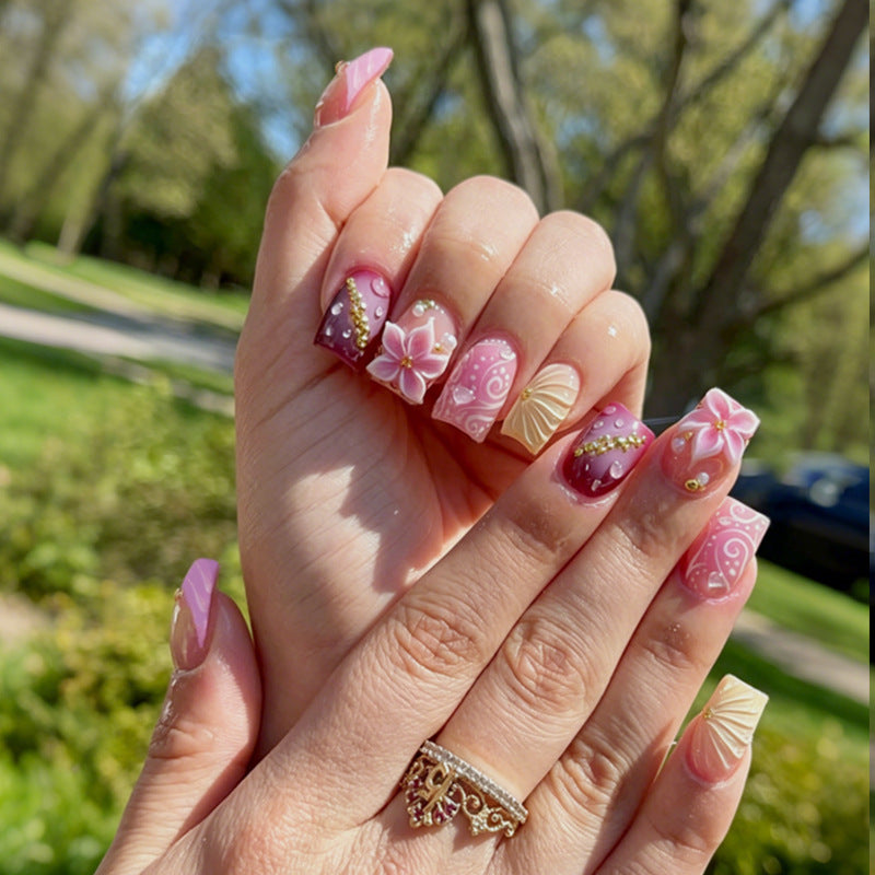 Premium Künstlerische Press-On Nagelset mit Dekorativen Floral-Elementen Brehn