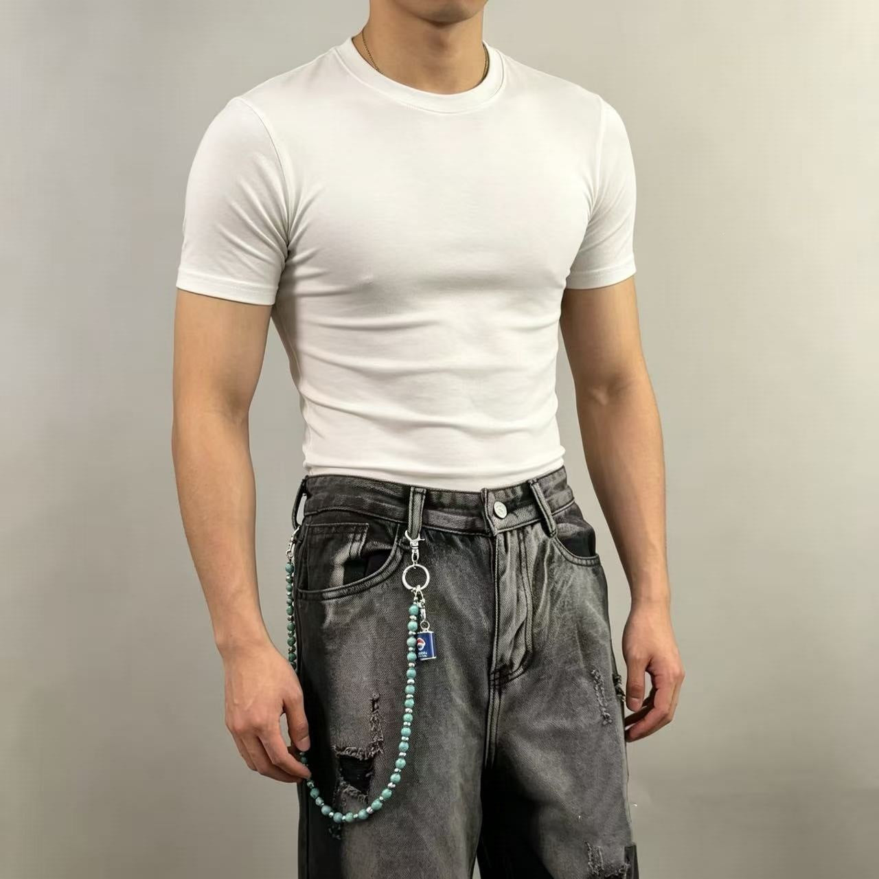 Cropped T-Shirt mit Trendigem Kettenanhänger Brehn
