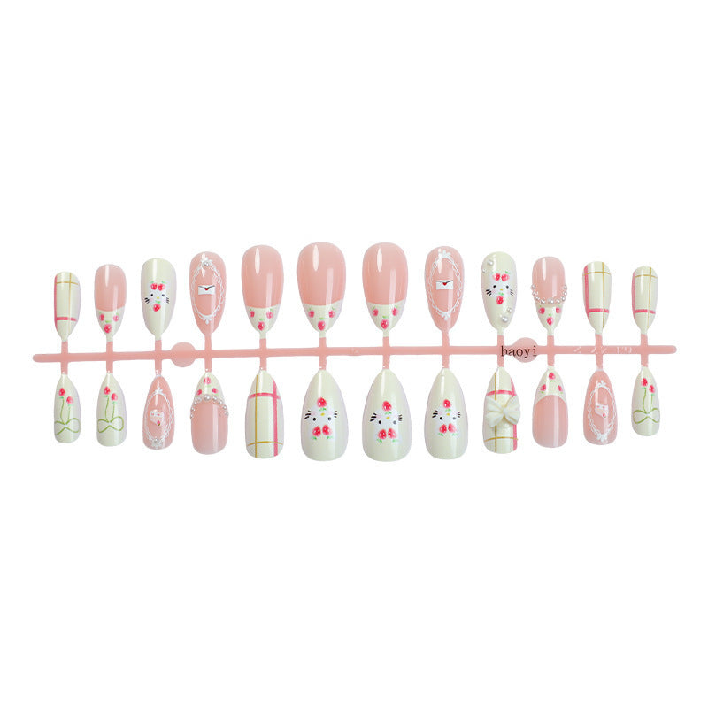 Kreativ gestaltetes Kunstnagelset mit floralen Motiven Brehn
