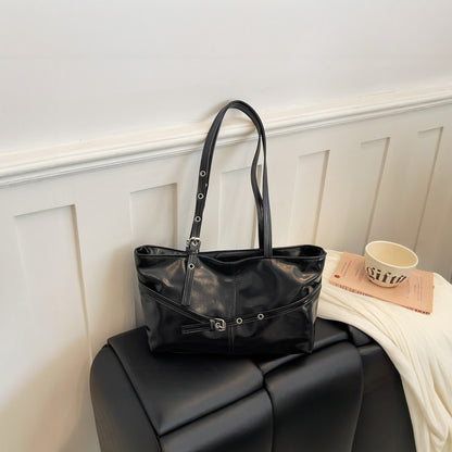 Stylische Handtasche aus Kunstleder