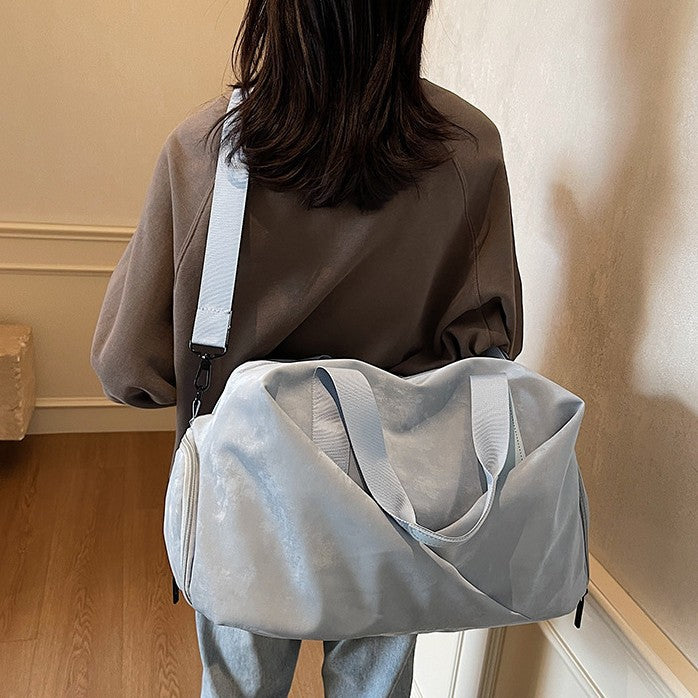 Sportliche Reisetasche Mit Innovativem Design Und Multifunktionalen Fächern Brehn