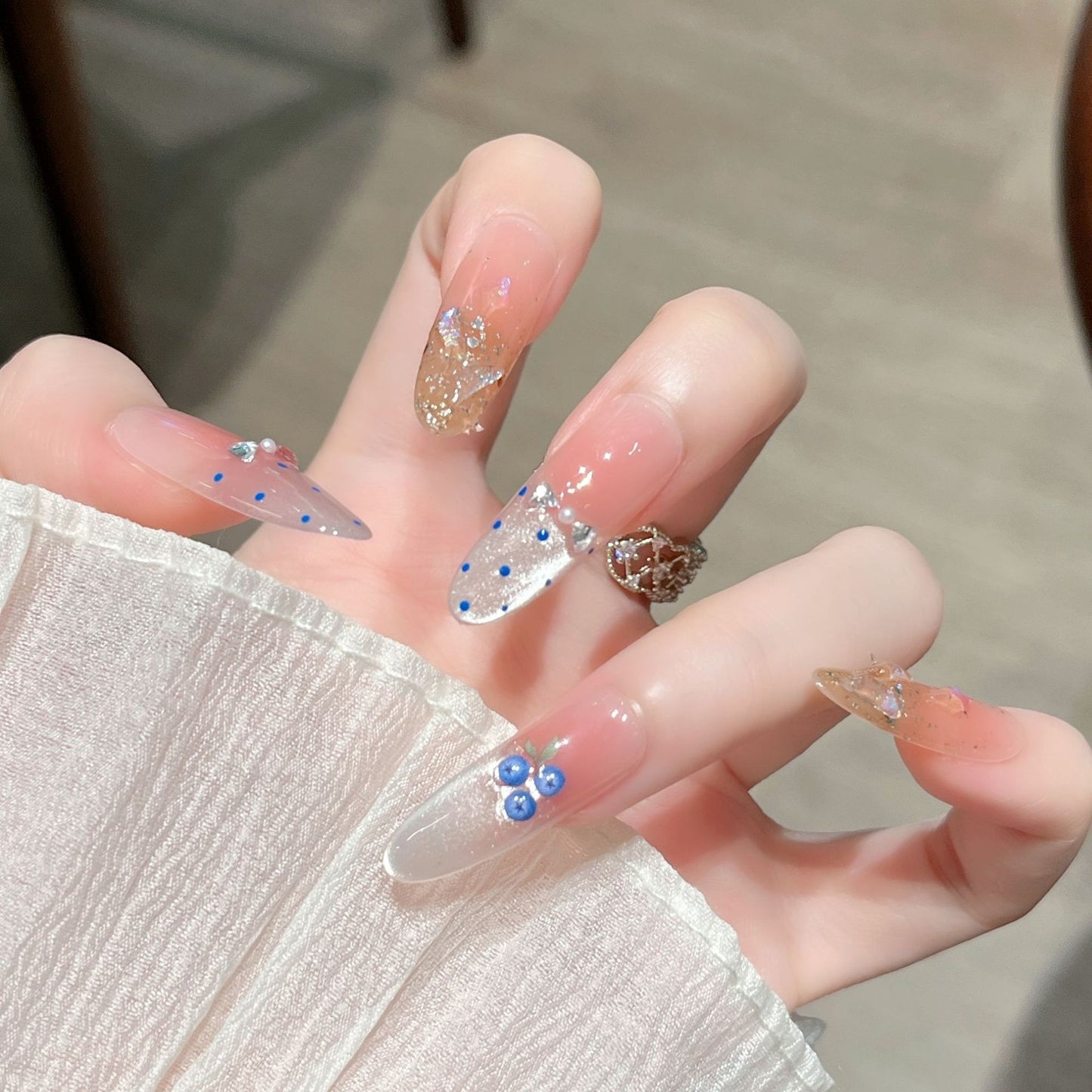 Dekoratives Glitzerndes Press-On Nagelkunstset Brehn