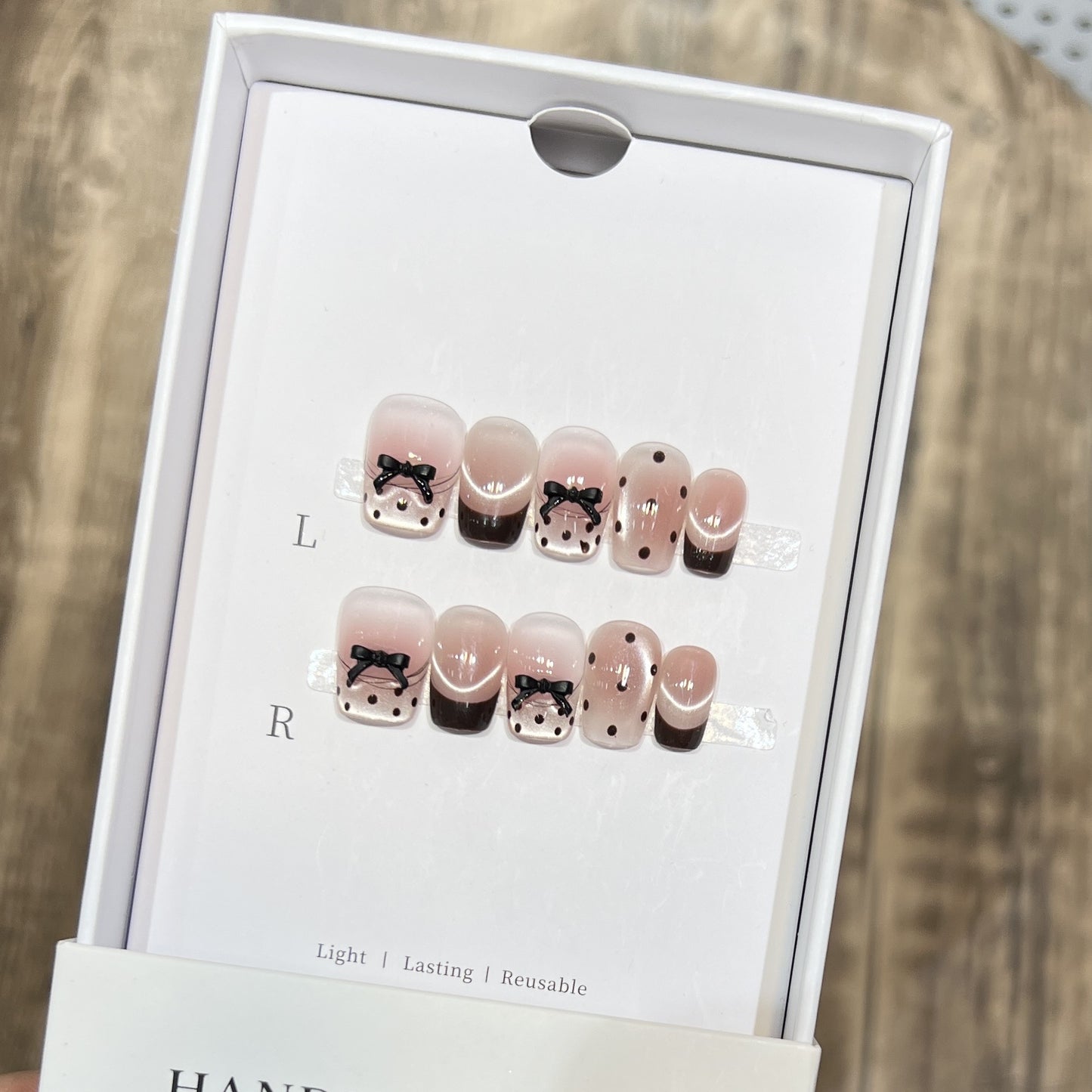 Verspielt Press-On Nagelkunst Set Brehn