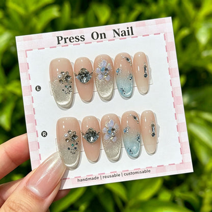 Anpassbare florale Press-On Nagelkollektion