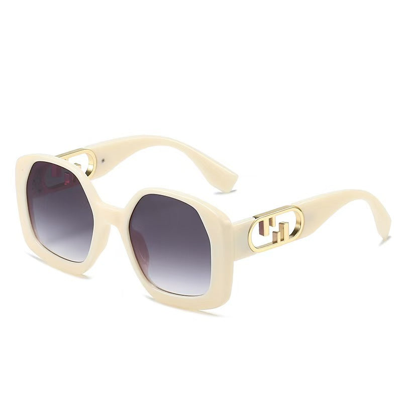 Damen oversized Sonnenbrille mit extravagantem geometrischen Rahmen und eleganten Akzenten Brehn