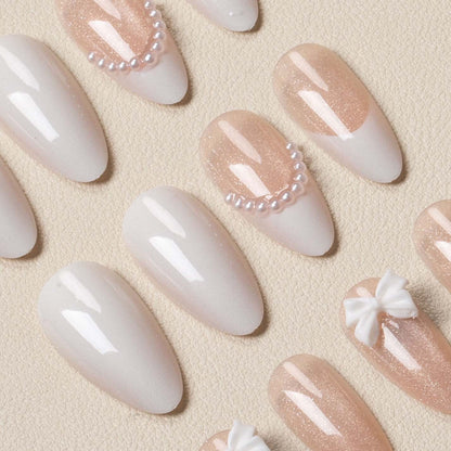 Elegante Mandelform Press-On Nagelkunst