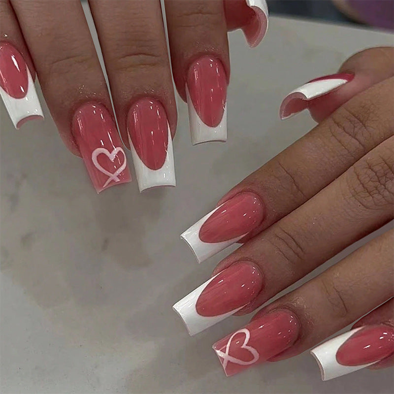 Dekoratives Press-On-Nagelset mit Herzakzenten Brehn