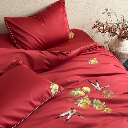 Reine Baumwollsatin-Bettwäschegarnitur mit goldener Stickerei und ornamentaler Bordüre