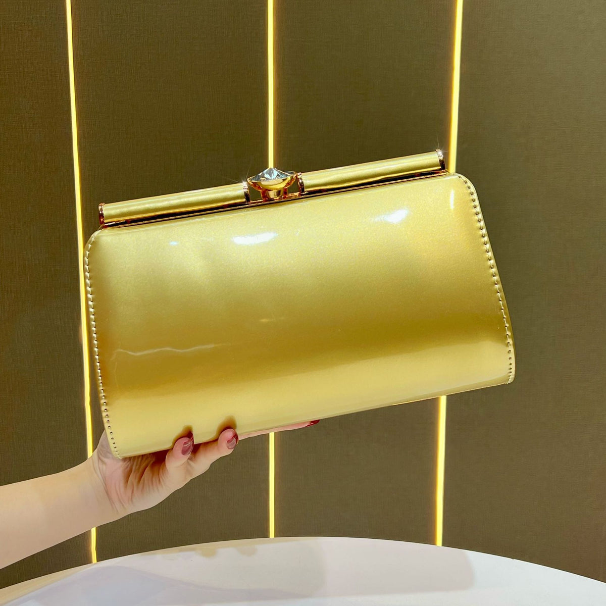 Elegante Patentleder Abend Clutch
