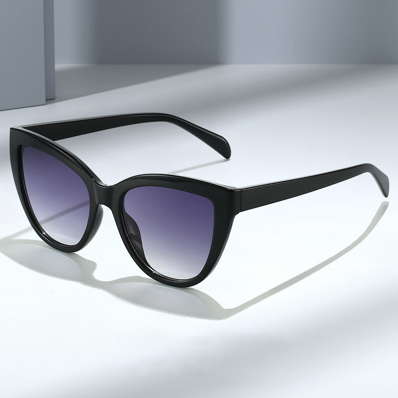 Damen Cat-Eye Sonnenbrille mit transparentem Rahmen und UV-Schutz Brehn